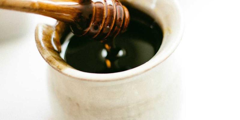 使用AI延长至亲的“数字生命”,这是孝道,还是不敢面对死亡的怯懦