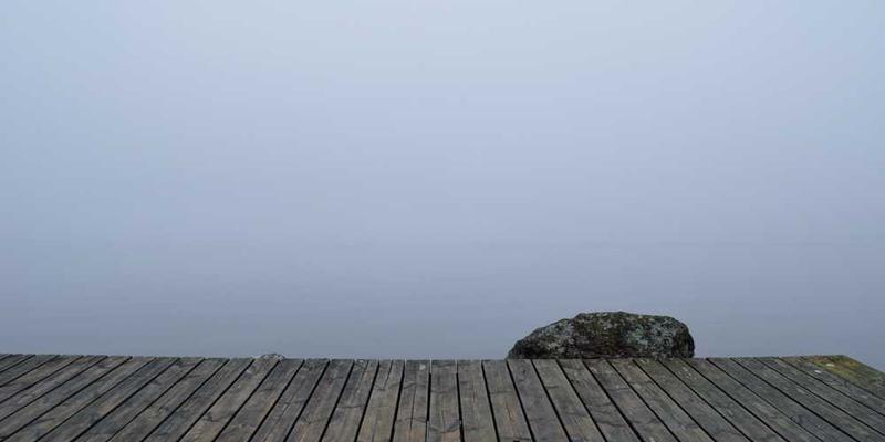 收到快递后,用刀划开胶带时追求一气呵成的完美开封线。