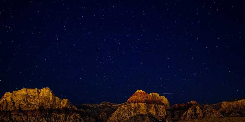 尝试用处理空间关系的方式(上下、左右、内外)来处理时间上的先后与因果