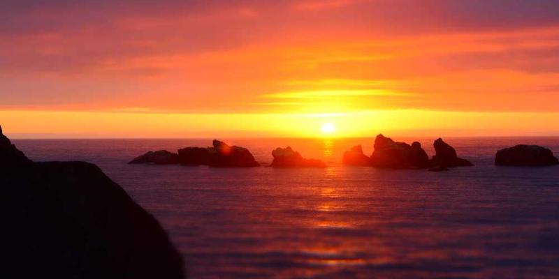 让AI管理我的遗产:将数字资产分给哪些朋友,依据是我们聊天记录的情感分析。