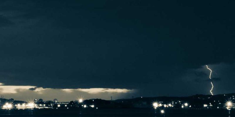 观察微信群聊中，“复制粘贴”式祝福引发的语言意识短暂瘫痪