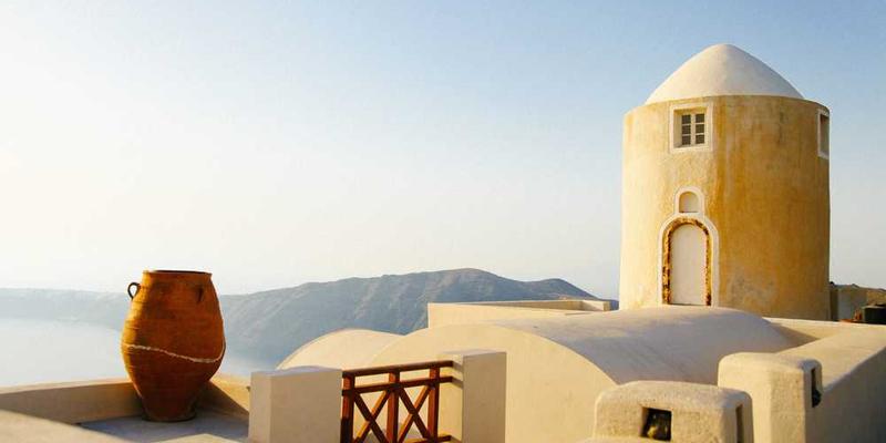 尝试用绘画的笔触（点、线、面、泼洒）来“演奏”一种乐器